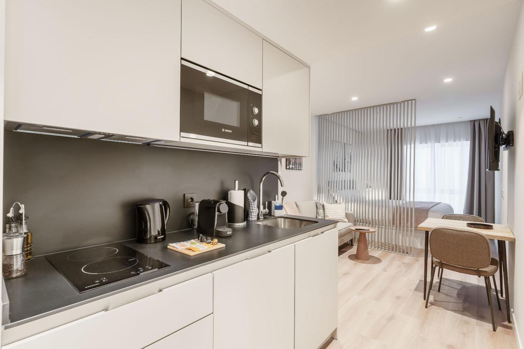 Limehome Madrid Calle De Juan Hurtado De Mendoza Exterior photo