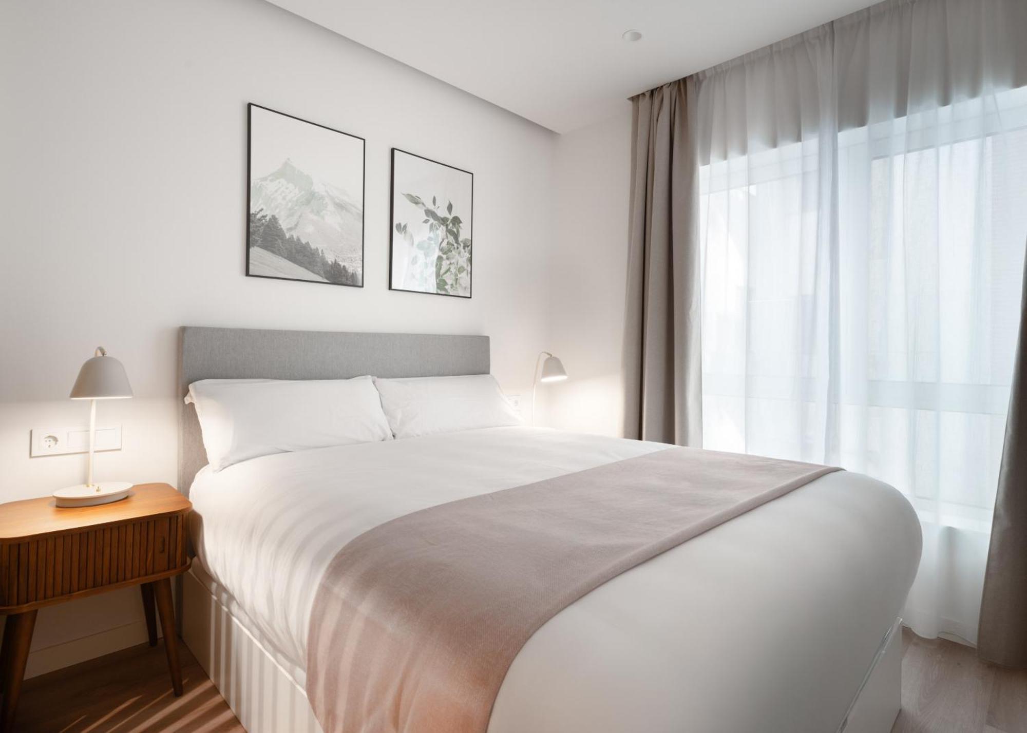 Limehome Madrid Calle De Juan Hurtado De Mendoza Exterior photo