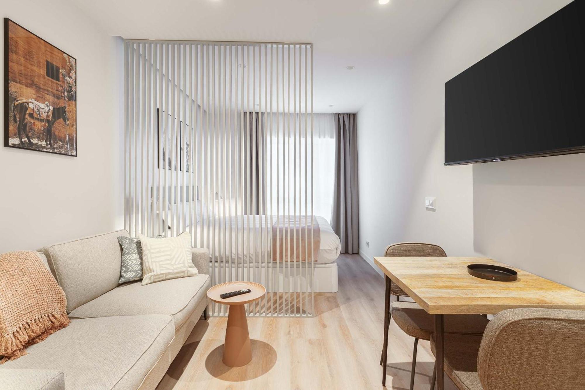 Limehome Madrid Calle De Juan Hurtado De Mendoza Exterior photo