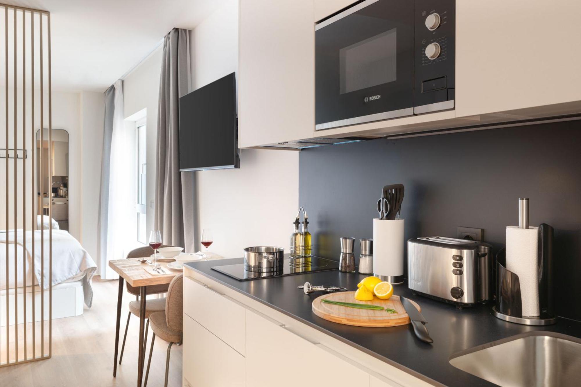 Limehome Madrid Calle De Juan Hurtado De Mendoza Exterior photo